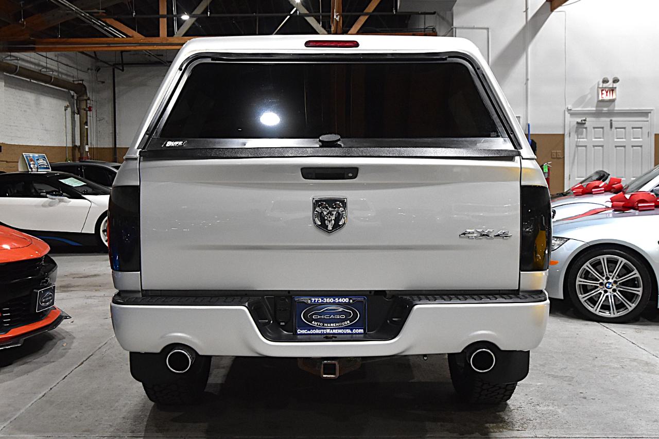 RAM 1500 4WD Quad Cab 140.5" Express 2015