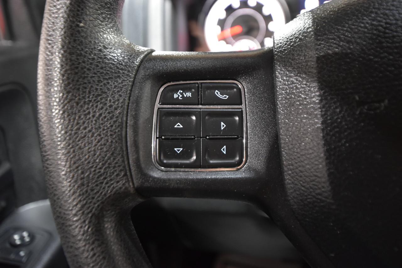 RAM 1500 4WD Quad Cab 140.5" Express 2015