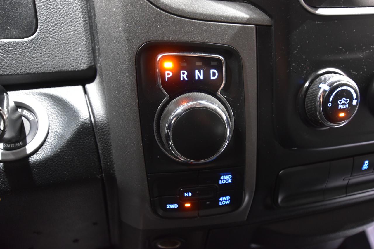 RAM 1500 4WD Quad Cab 140.5" Express 2015