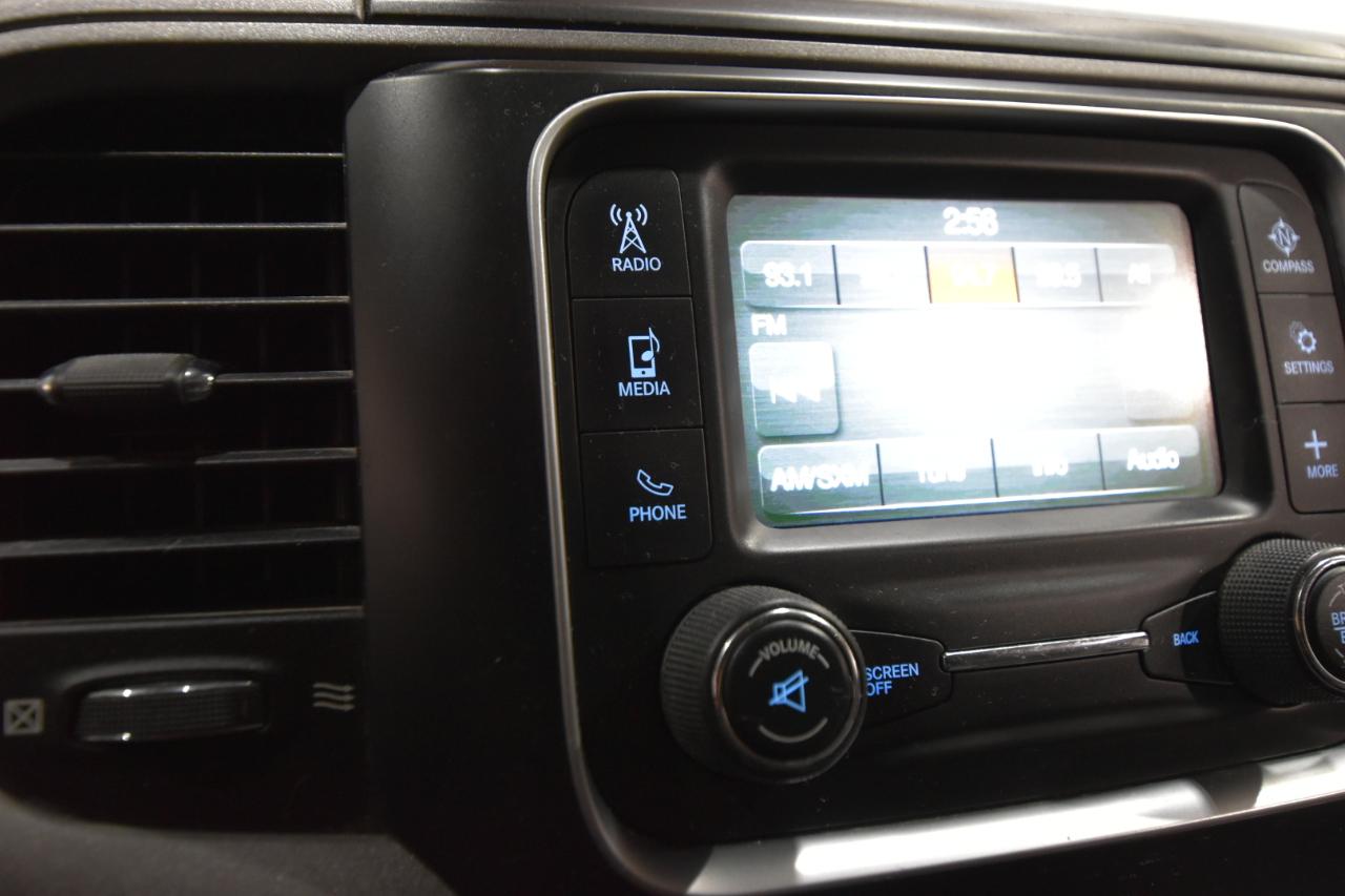 RAM 1500 4WD Quad Cab 140.5" Express 2015