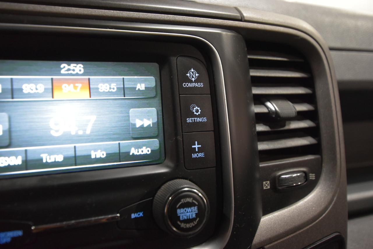 RAM 1500 4WD Quad Cab 140.5" Express 2015