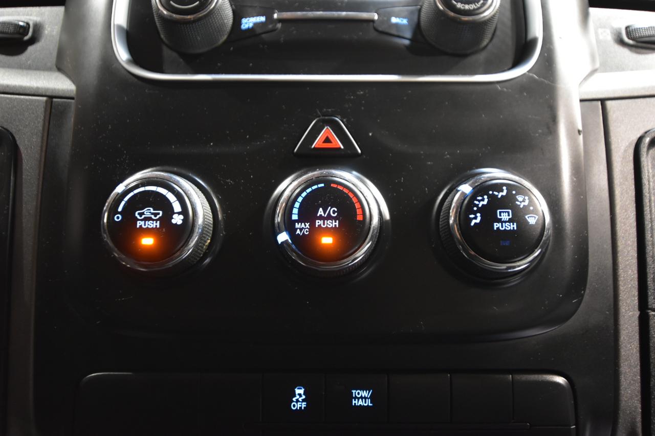RAM 1500 4WD Quad Cab 140.5" Express 2015