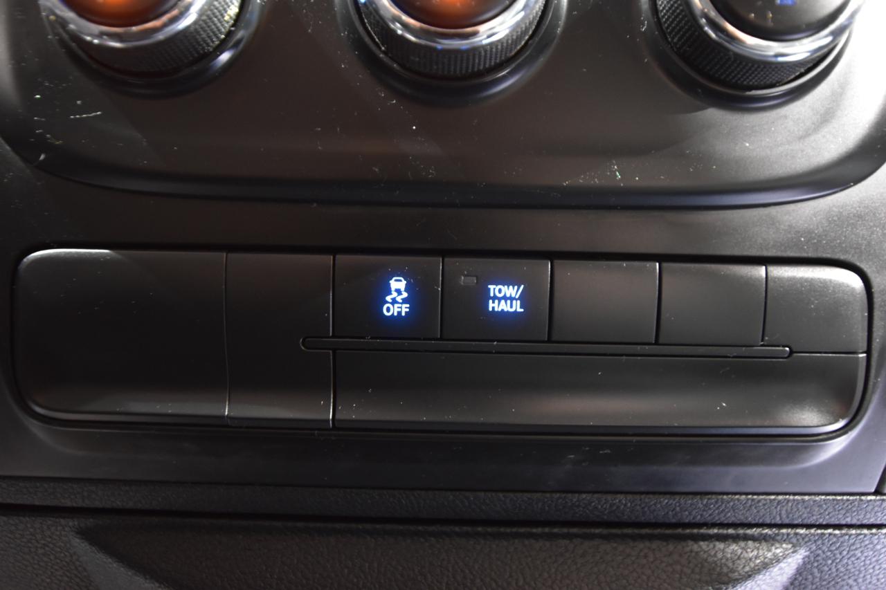 RAM 1500 4WD Quad Cab 140.5" Express 2015