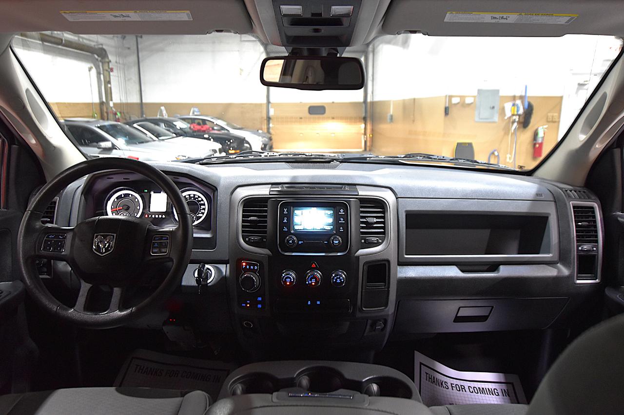 RAM 1500 4WD Quad Cab 140.5" Express 2015