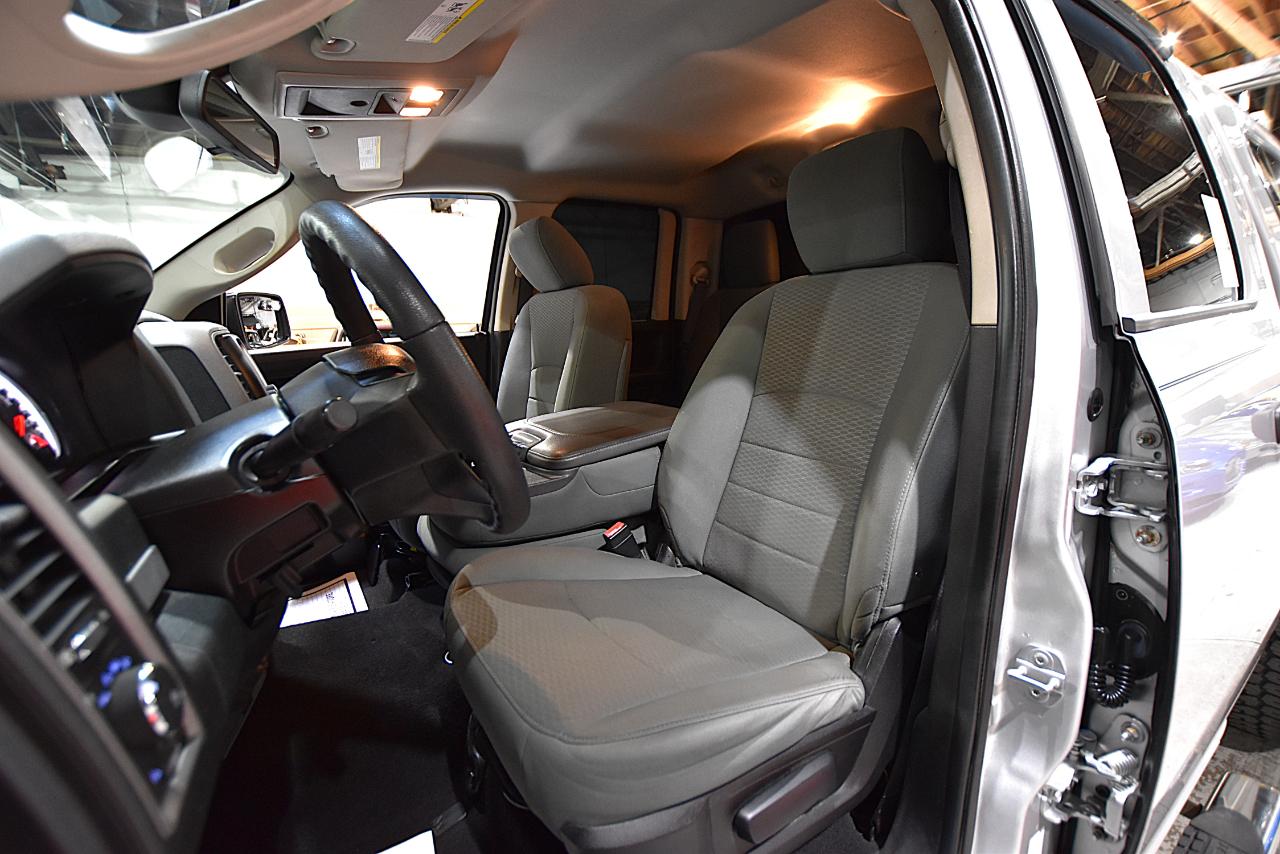 RAM 1500 4WD Quad Cab 140.5" Express 2015