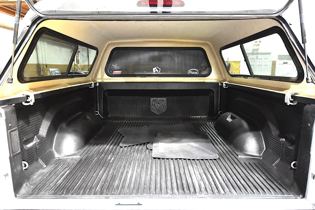 RAM 1500 4WD Quad Cab 140.5" Express 2015