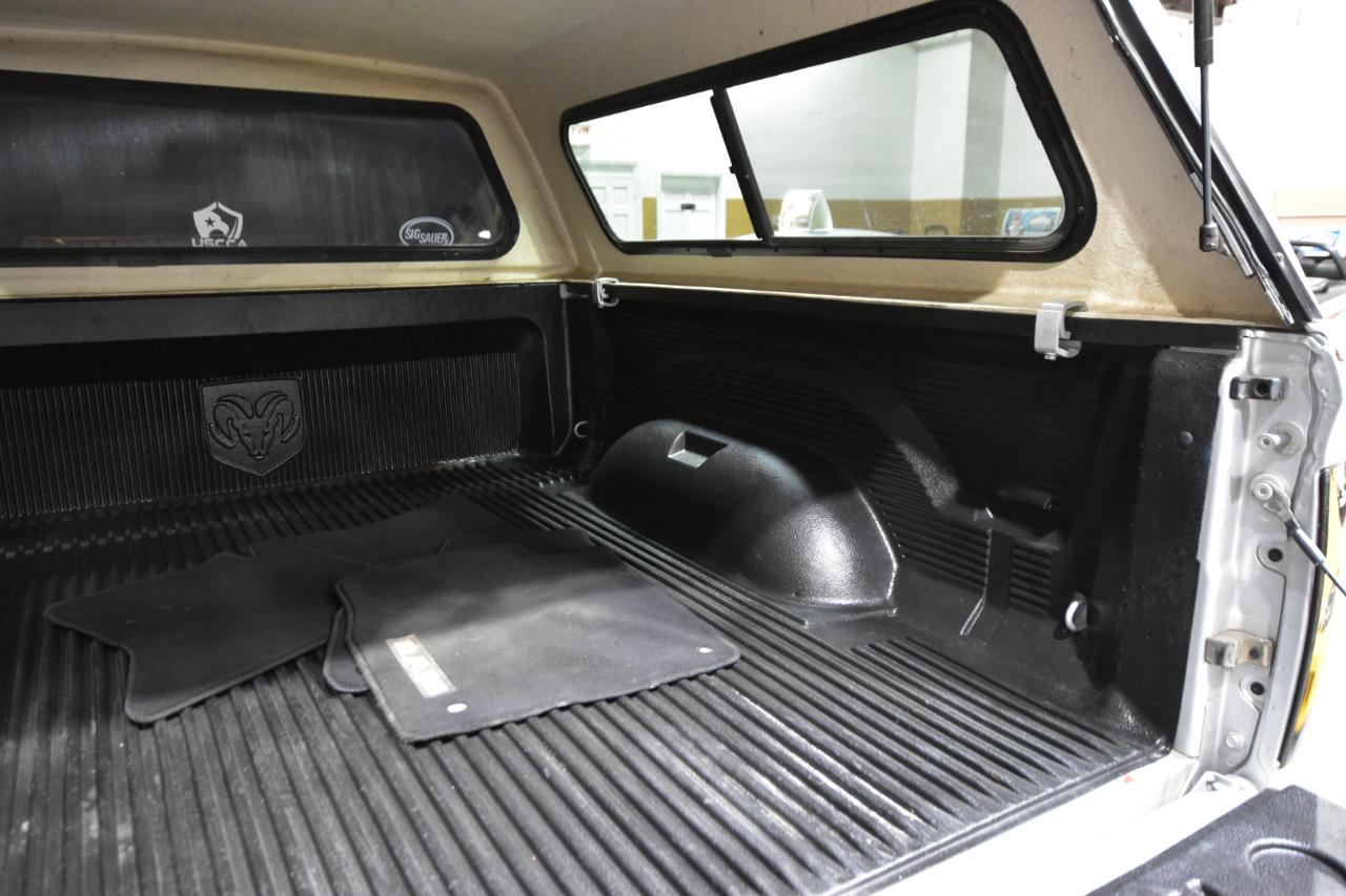 RAM 1500 4WD Quad Cab 140.5" Express 2015