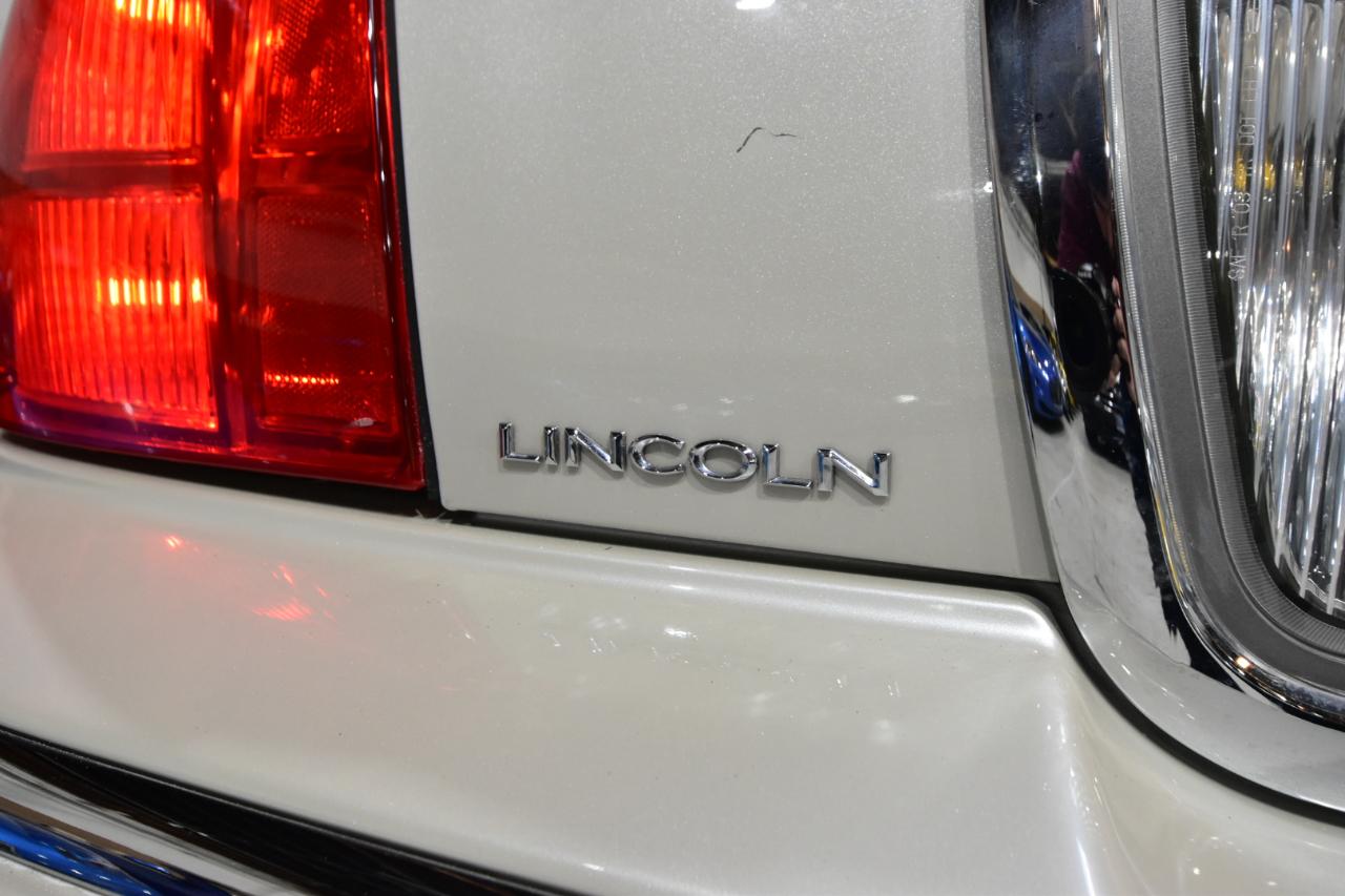 Lincoln Town Car 4dr Sdn Signature 2006