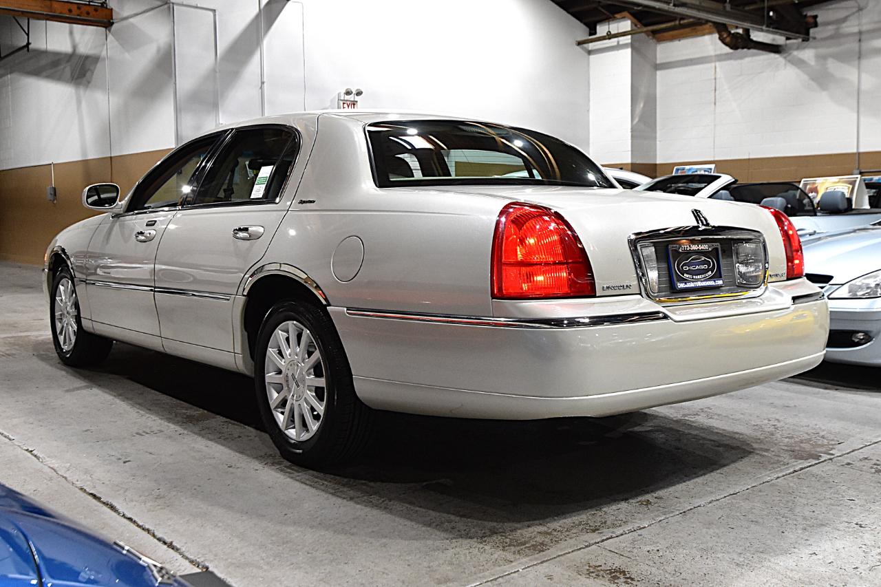 Lincoln Town Car 4dr Sdn Signature 2006
