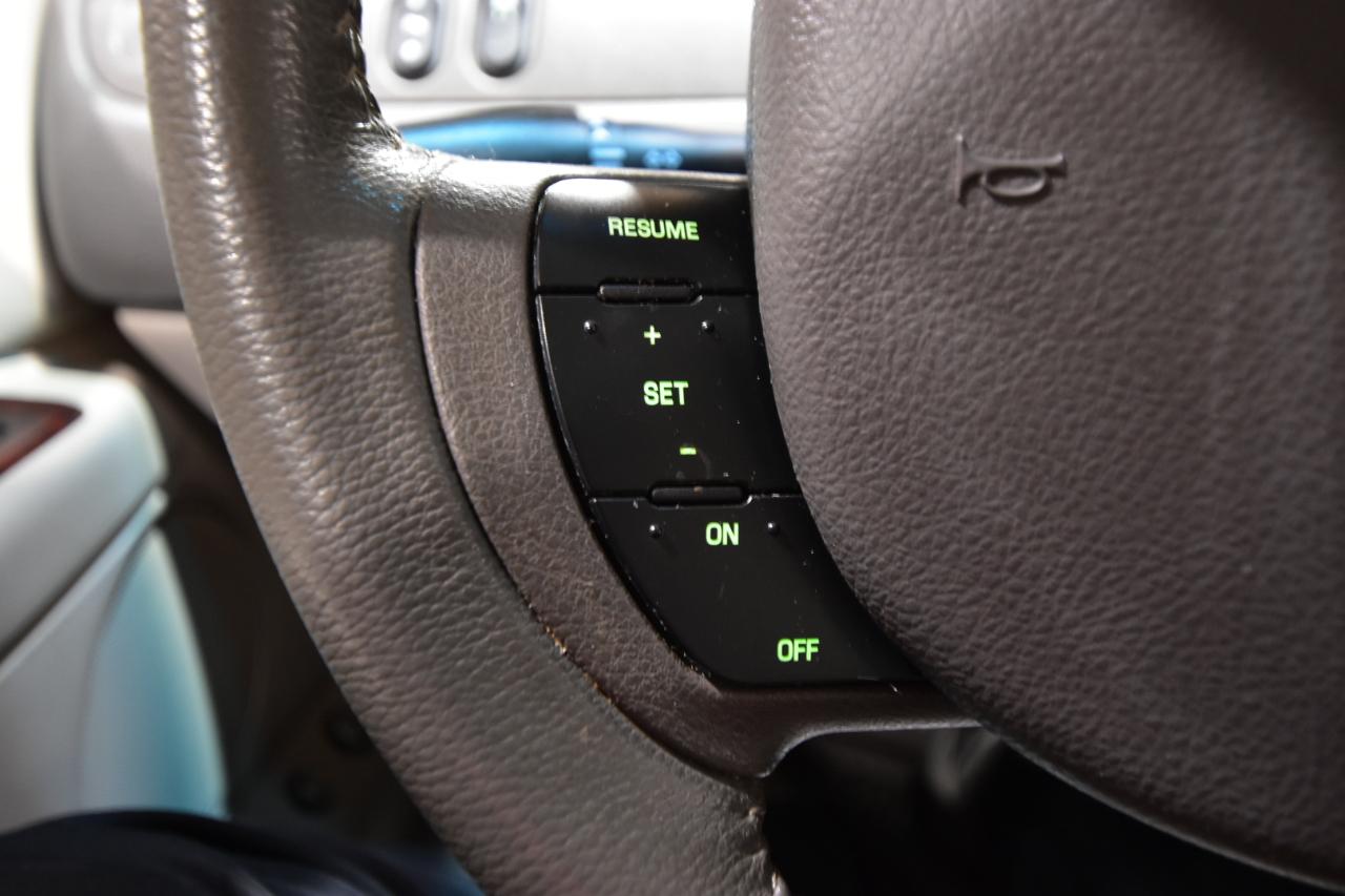 Lincoln Town Car 4dr Sdn Signature 2006