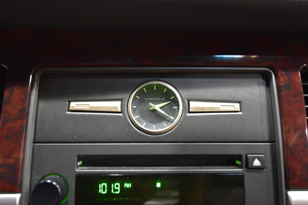 Lincoln Town Car 4dr Sdn Signature 2006