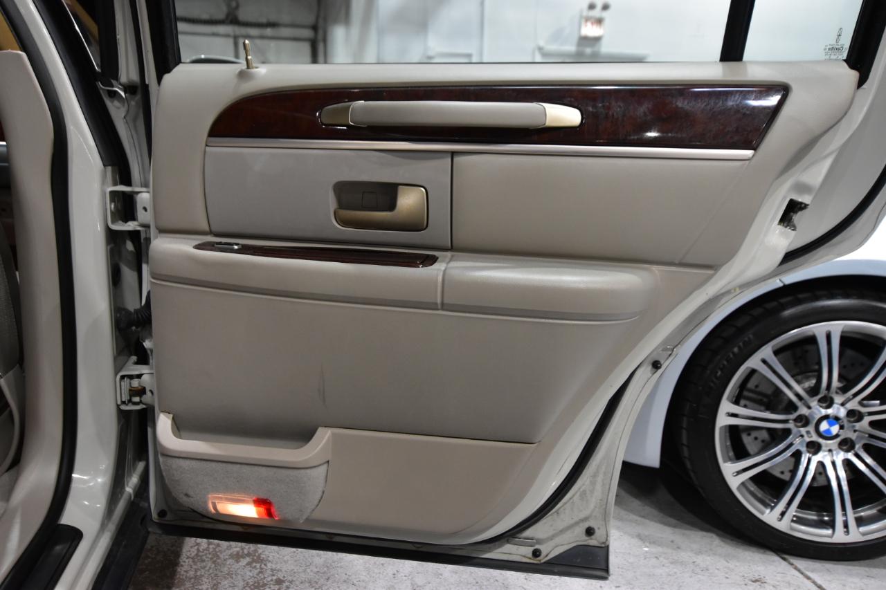 Lincoln Town Car 4dr Sdn Signature 2006