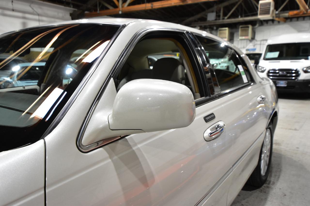 Lincoln Town Car 4dr Sdn Signature 2006
