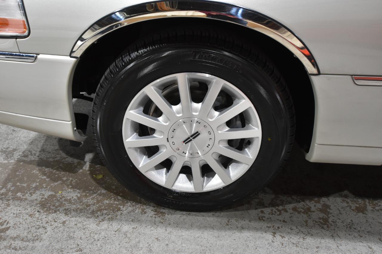 Lincoln Town Car 4dr Sdn Signature 2006