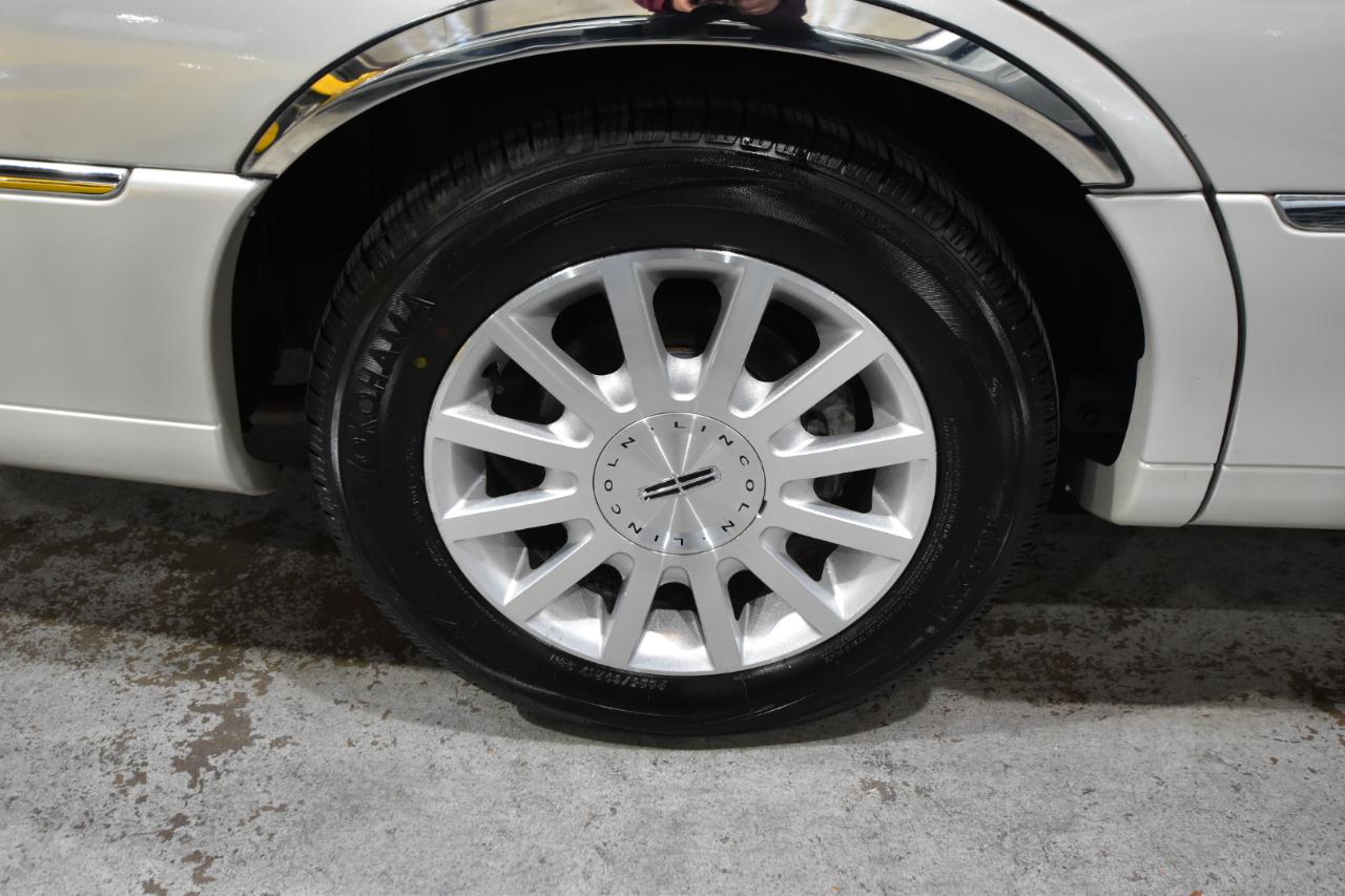 Lincoln Town Car 4dr Sdn Signature 2006