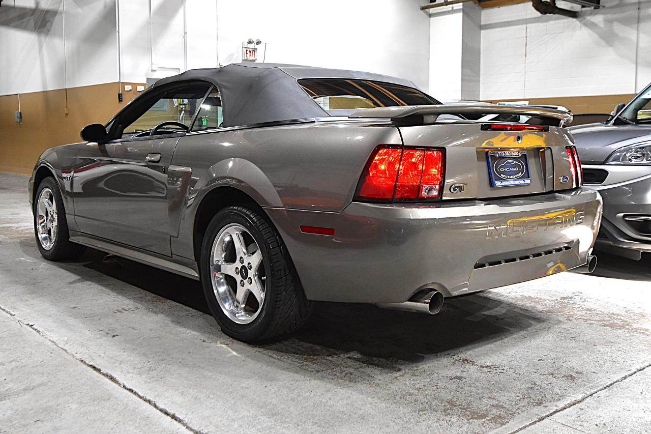 Ford Mustang 2dr Convertible GT Deluxe 2001