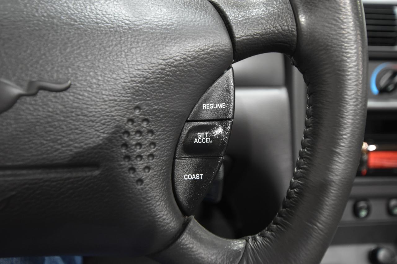 Ford Mustang 2dr Convertible GT Deluxe 2001
