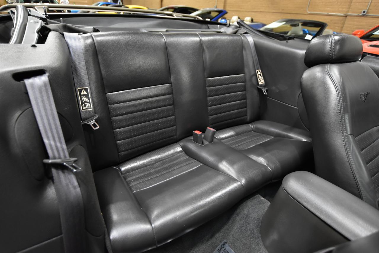 Ford Mustang 2dr Convertible GT Deluxe 2001