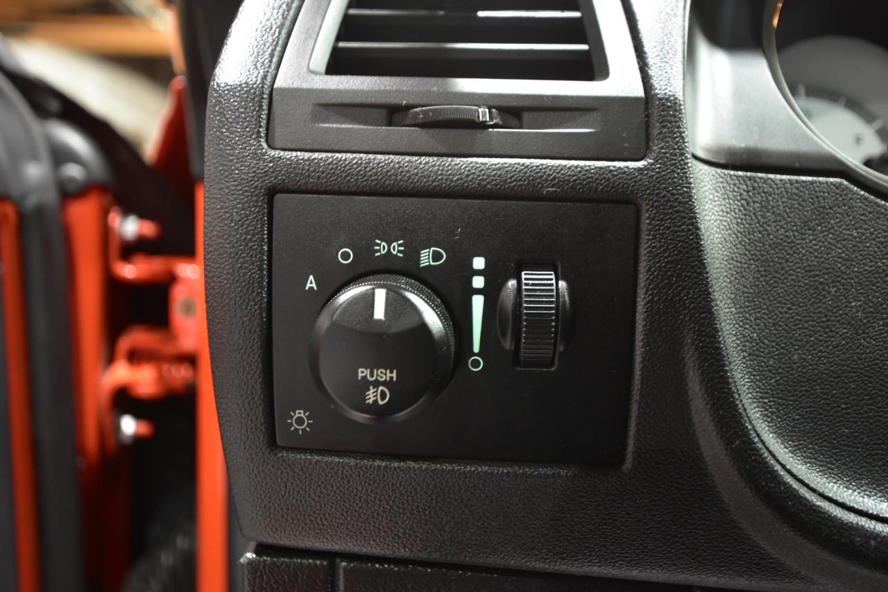 Dodge Challenger 2dr Cpe R/T 2009