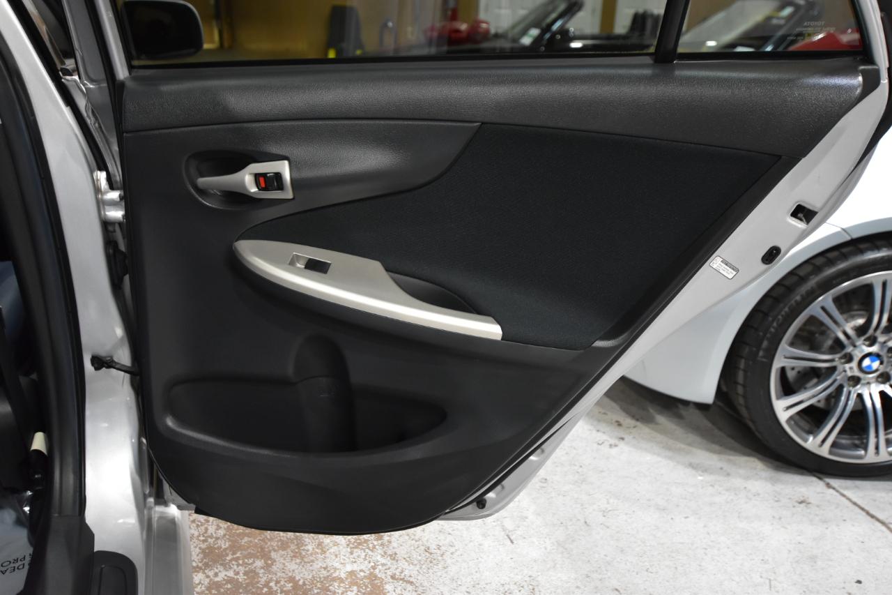 Toyota Corolla 4dr Sdn Auto S (Natl) 2010