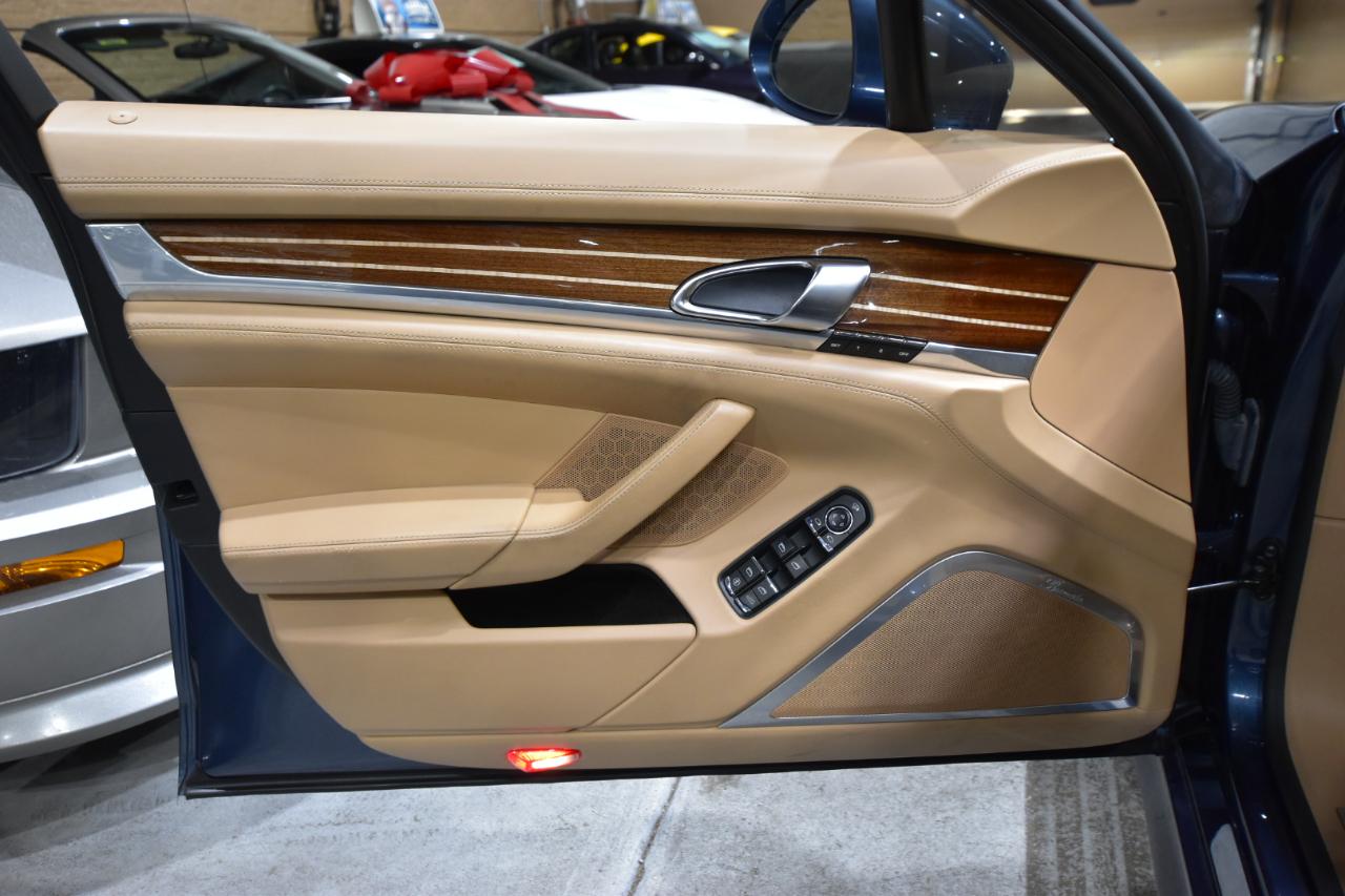 Porsche Panamera 4dr HB Turbo 2010