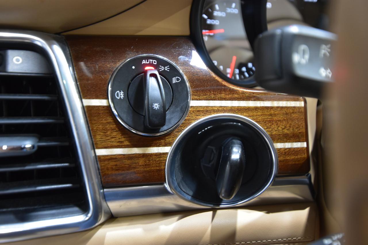 Porsche Panamera 4dr HB Turbo 2010