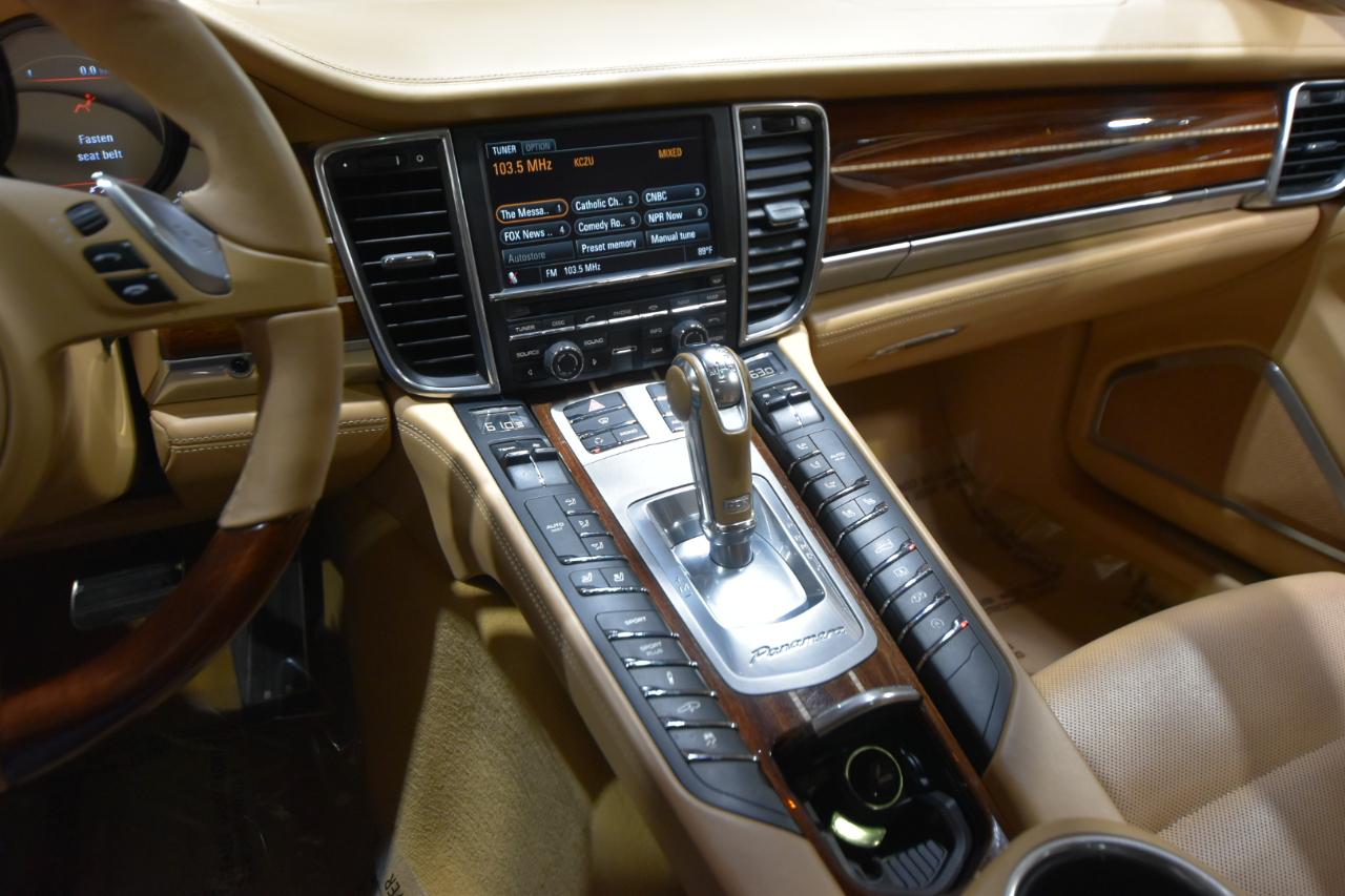 Porsche Panamera 4dr HB Turbo 2010