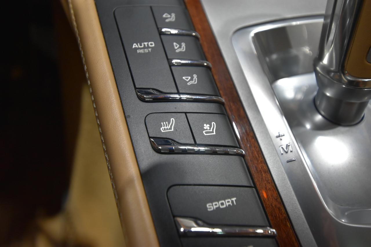 Porsche Panamera 4dr HB Turbo 2010