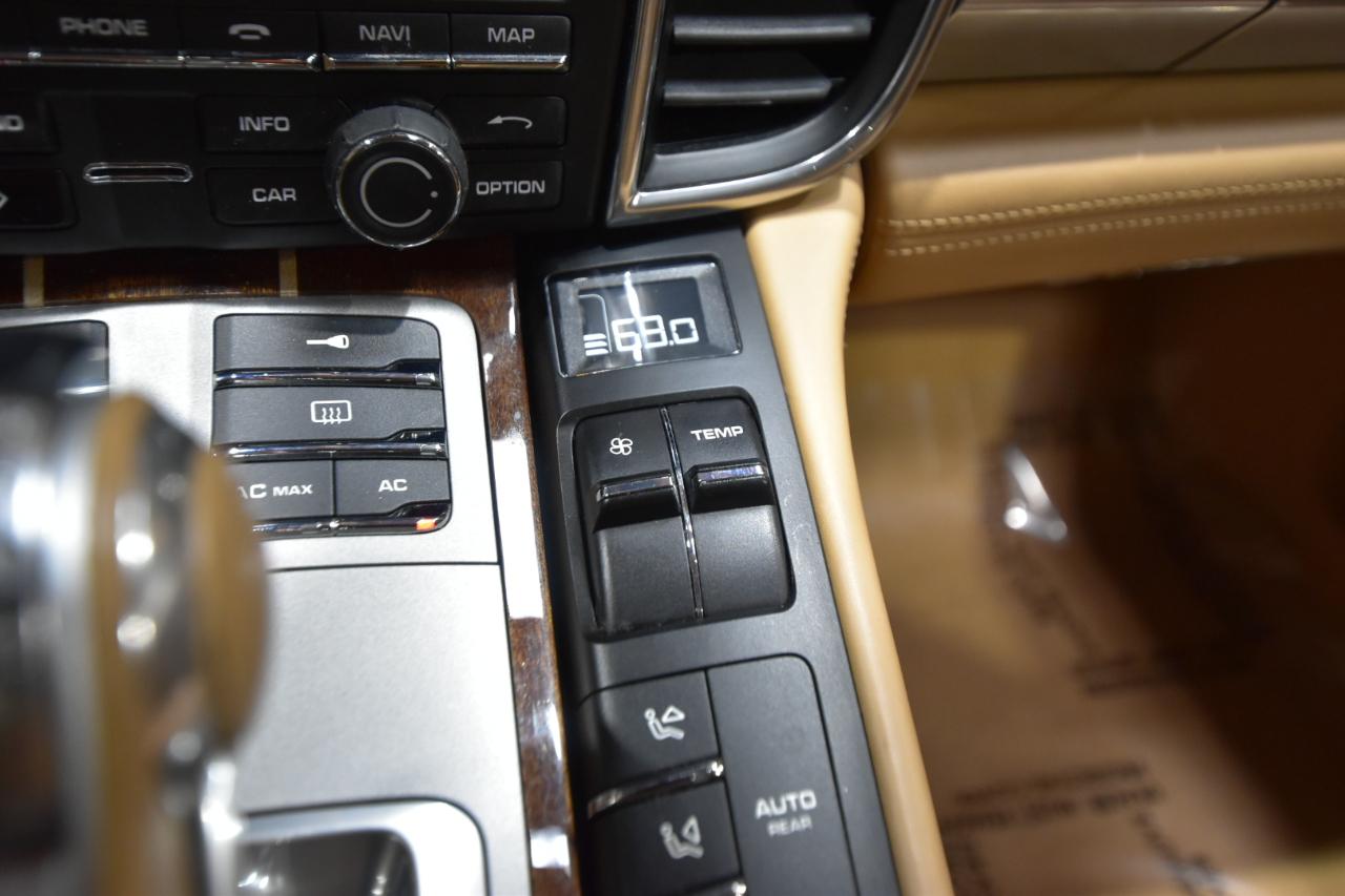 Porsche Panamera 4dr HB Turbo 2010