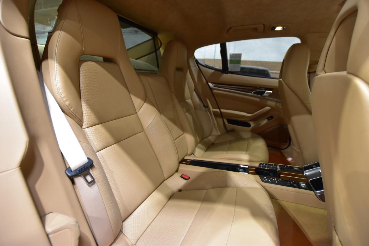 Porsche Panamera 4dr HB Turbo 2010