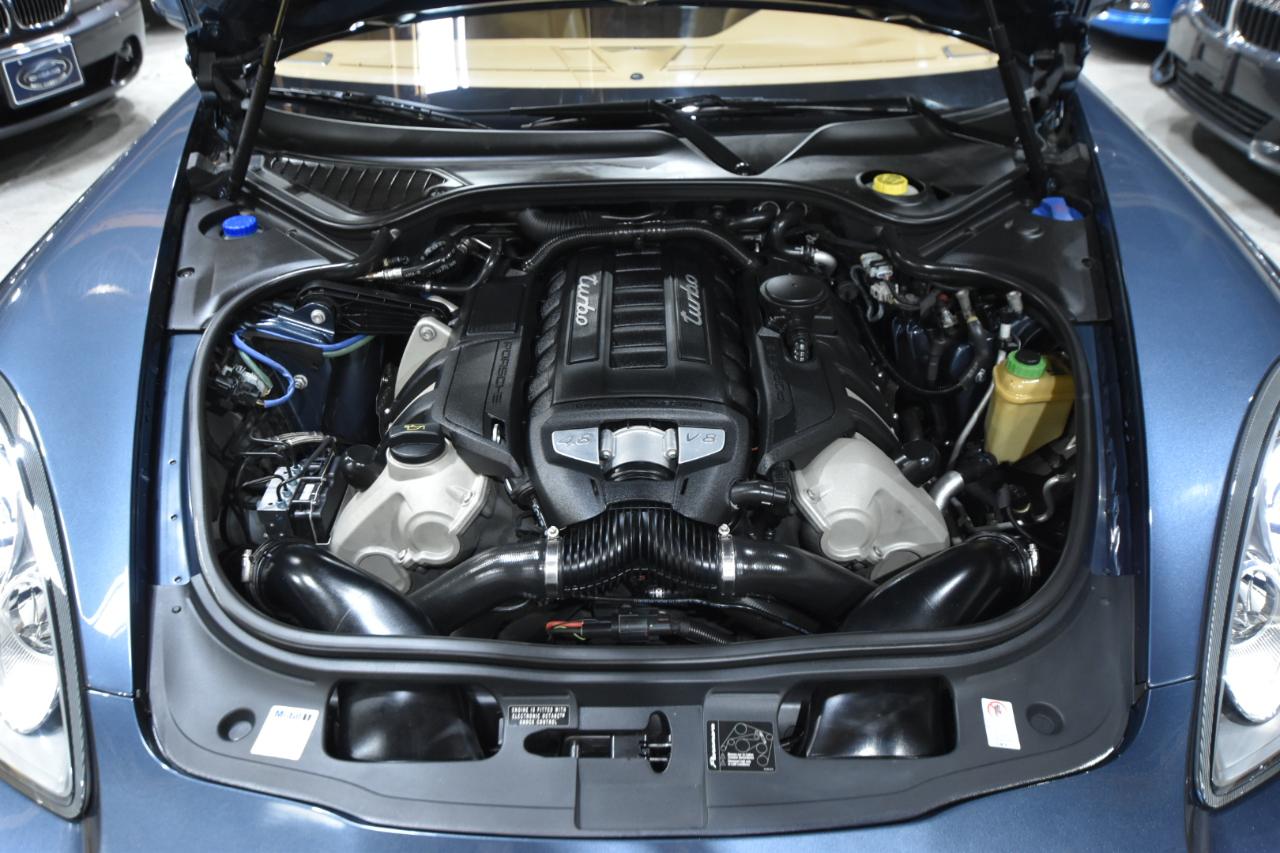 Porsche Panamera 4dr HB Turbo 2010