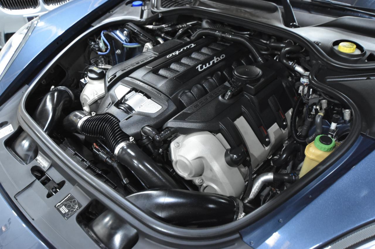 Porsche Panamera 4dr HB Turbo 2010