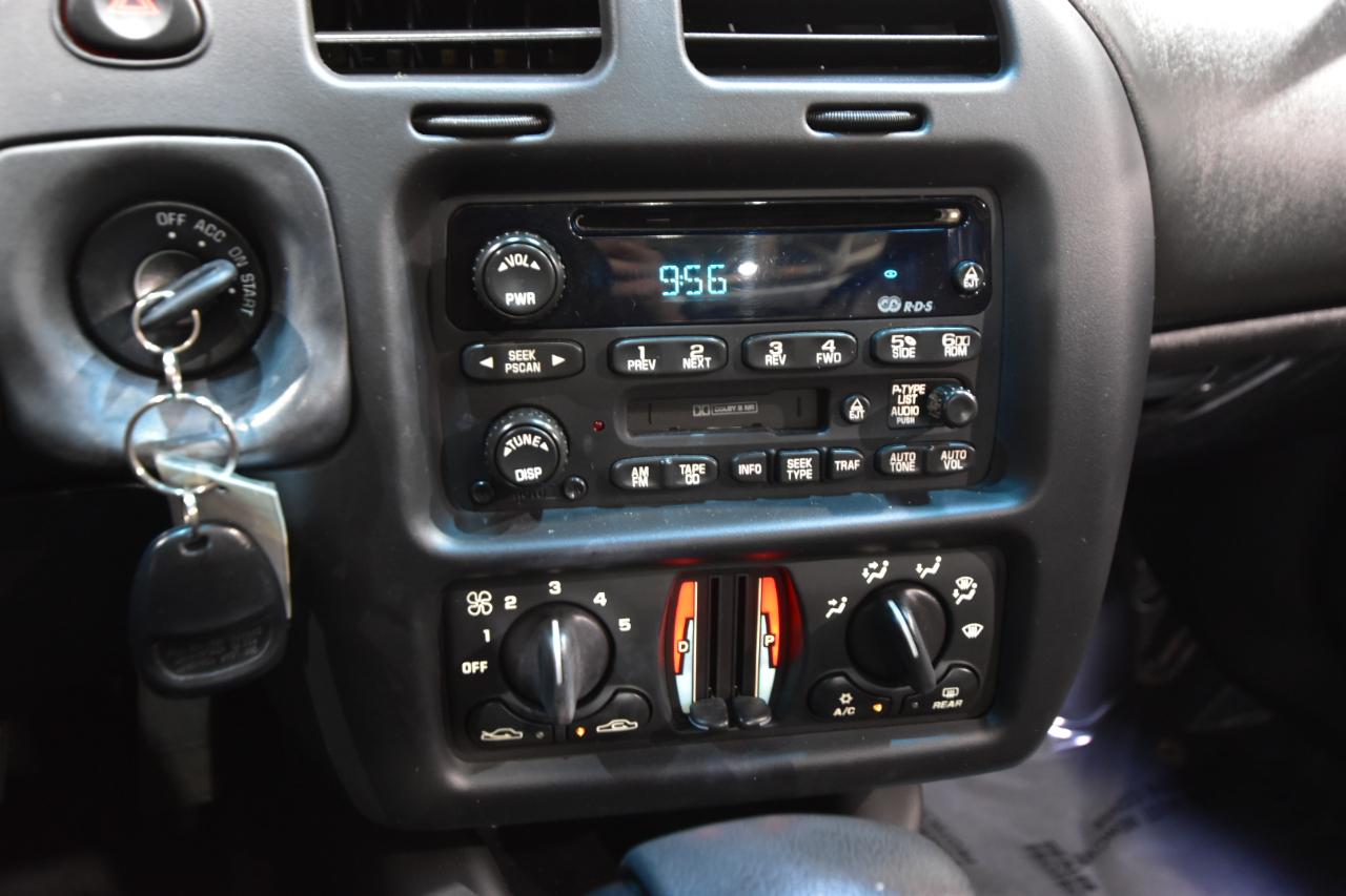 Chevrolet Monte Carlo 2dr Cpe SS 2001