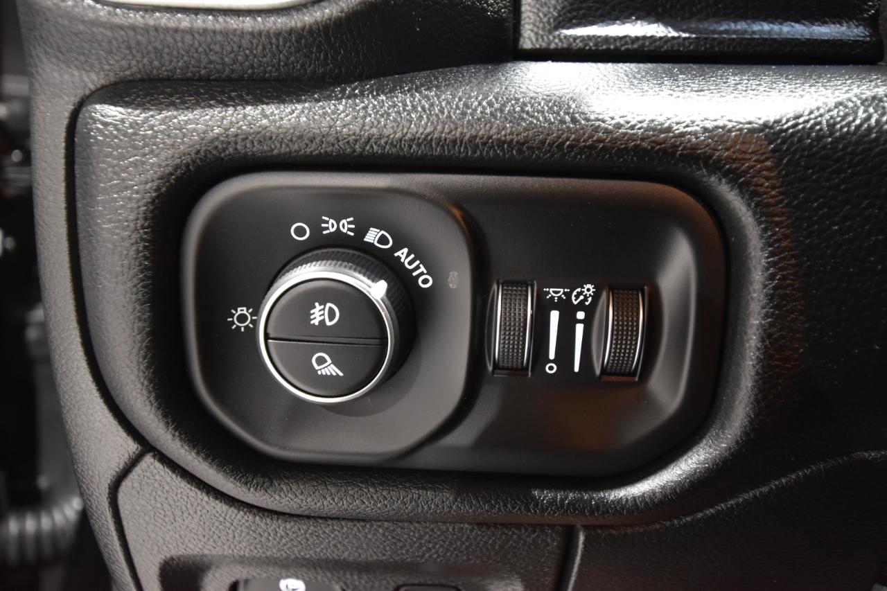 RAM 1500 Big Horn/Lone Star 4x4 Crew Cab 5'7" Box 2019