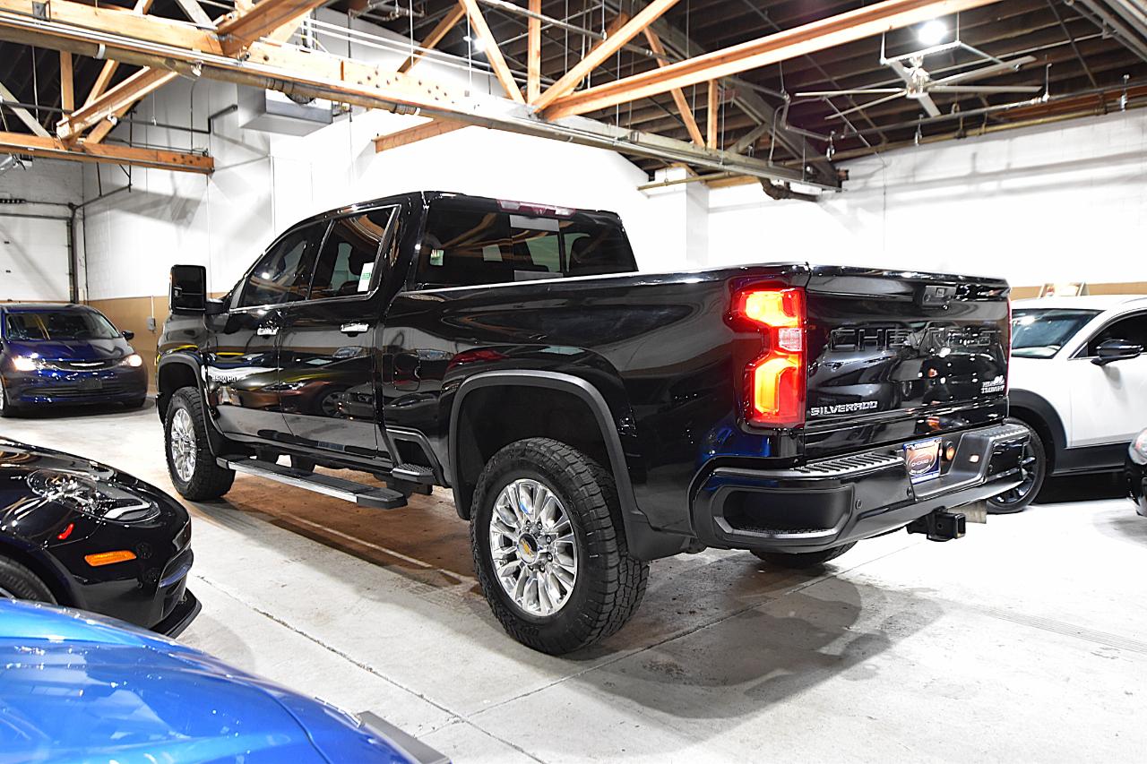 Chevrolet Silverado 3500HD 4WD Crew Cab 159" High Country 2023