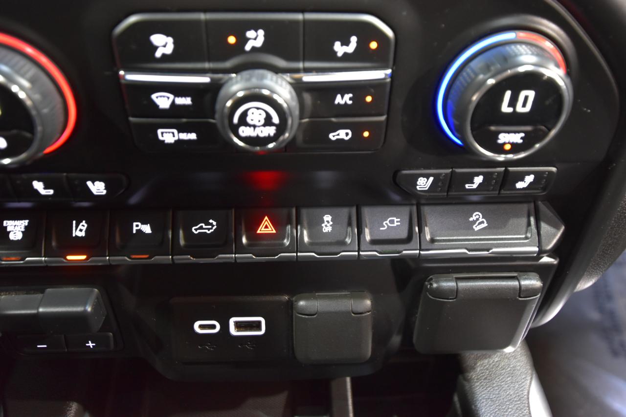 Chevrolet Silverado 3500HD 4WD Crew Cab 159" High Country 2023
