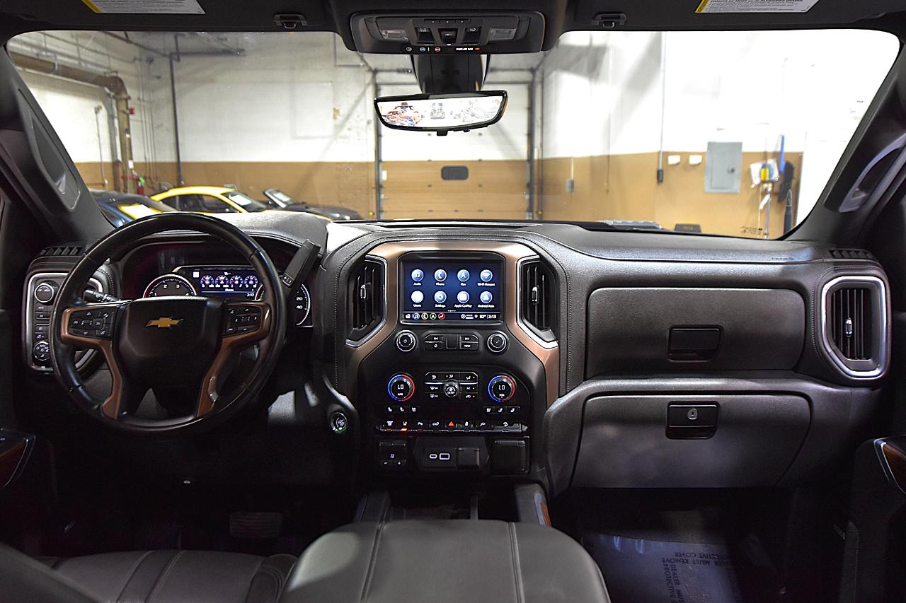 Chevrolet Silverado 3500HD 4WD Crew Cab 159" High Country 2023