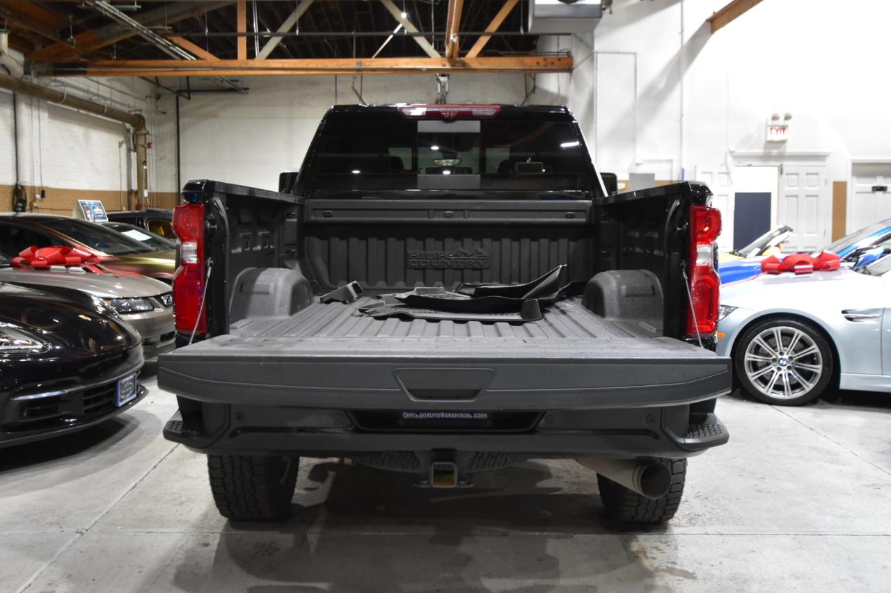 Chevrolet Silverado 3500HD 4WD Crew Cab 159" High Country 2023