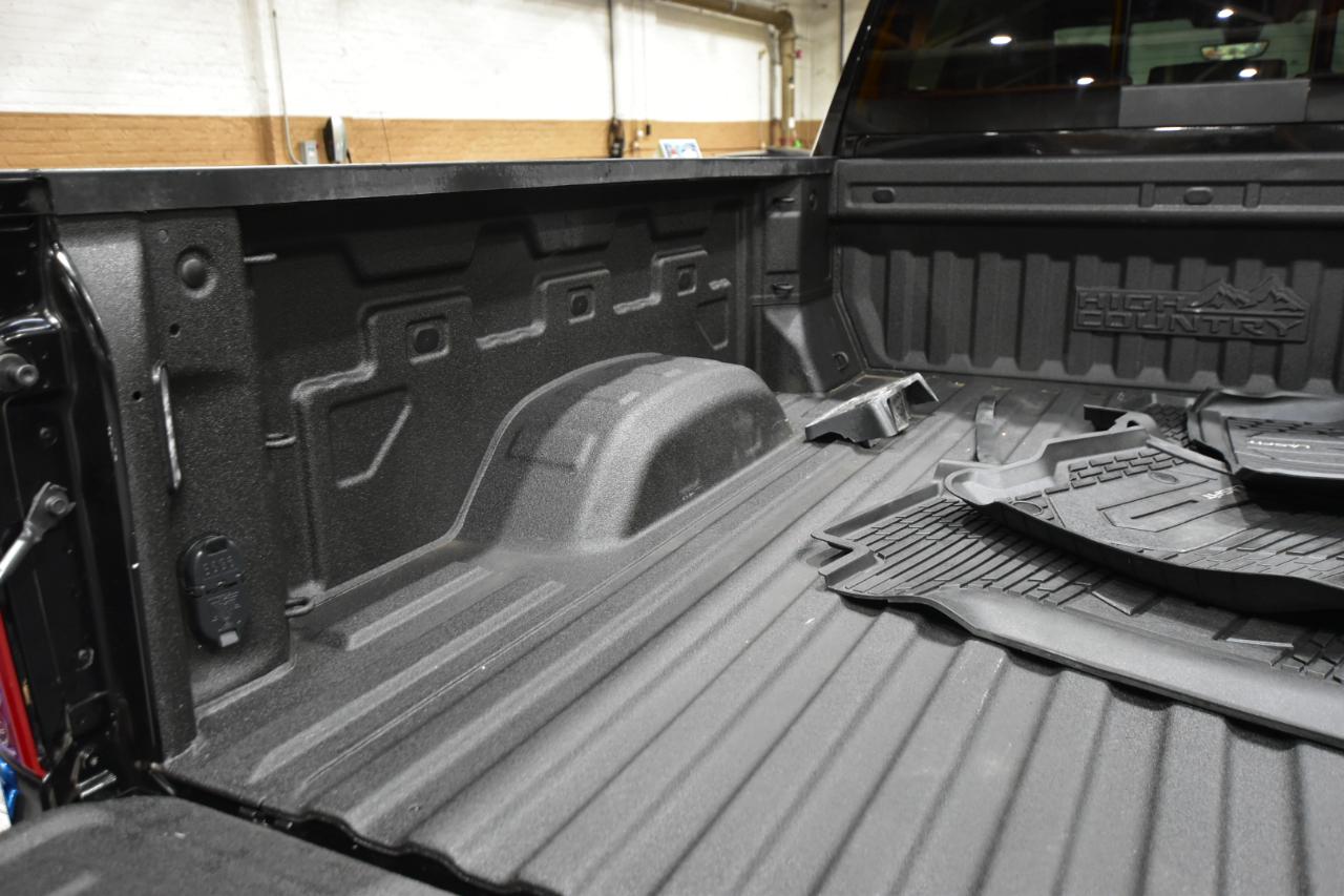 Chevrolet Silverado 3500HD 4WD Crew Cab 159" High Country 2023