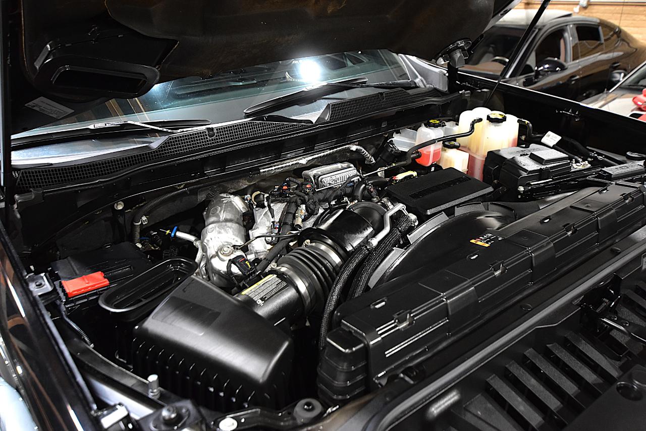 Chevrolet Silverado 3500HD 4WD Crew Cab 159" High Country 2023