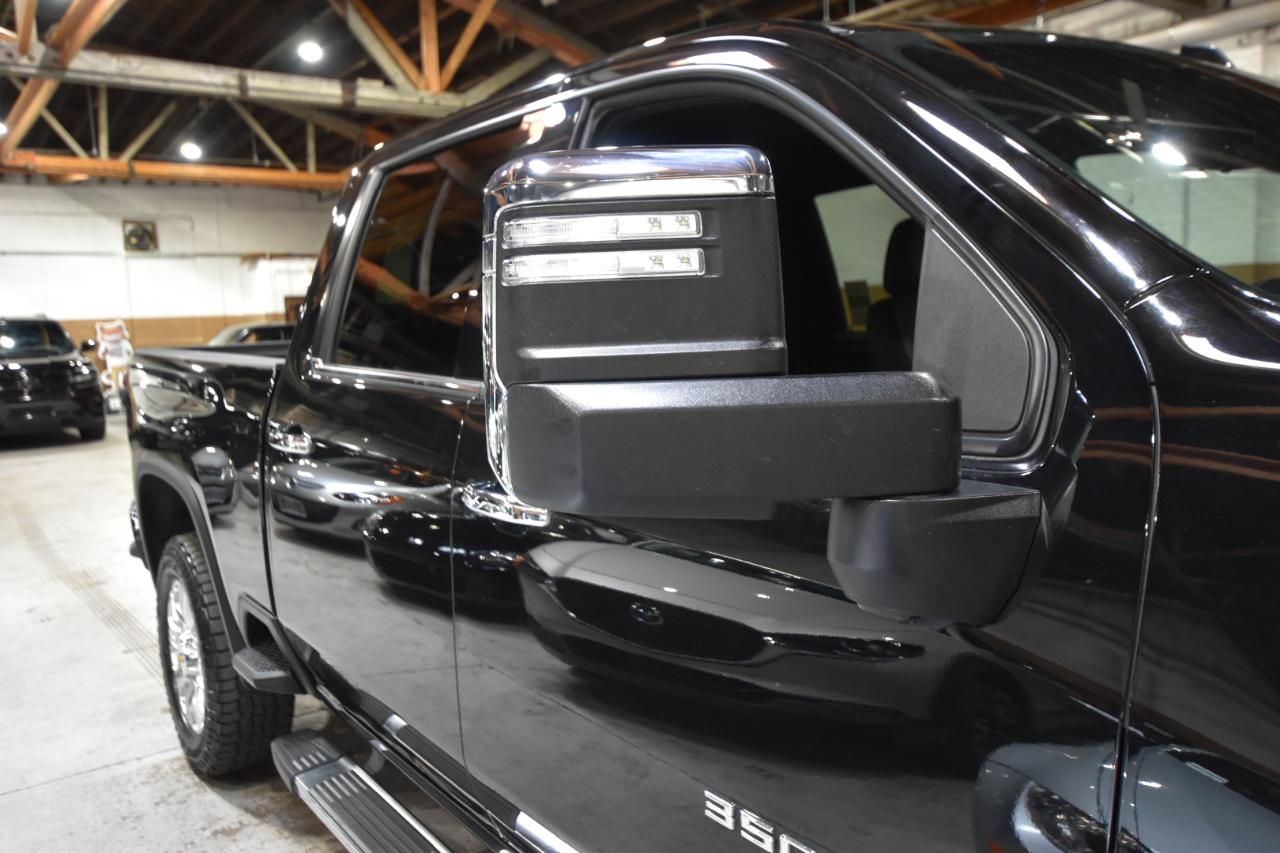 Chevrolet Silverado 3500HD 4WD Crew Cab 159" High Country 2023