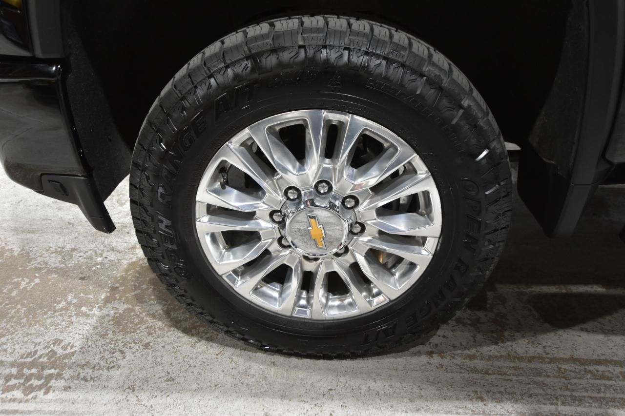 Chevrolet Silverado 3500HD 4WD Crew Cab 159" High Country 2023