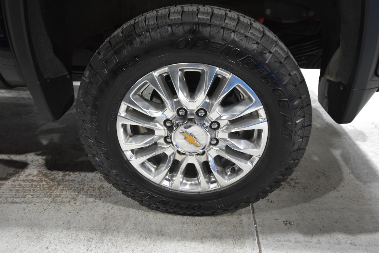 Chevrolet Silverado 3500HD 4WD Crew Cab 159" High Country 2023