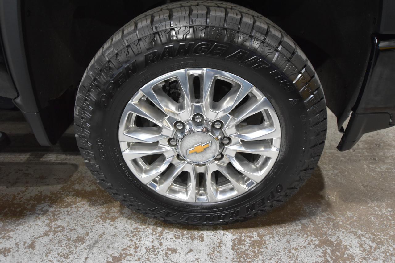 Chevrolet Silverado 3500HD 4WD Crew Cab 159" High Country 2023
