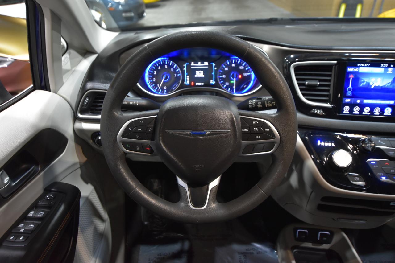 Chrysler Pacifica Touring FWD 2017