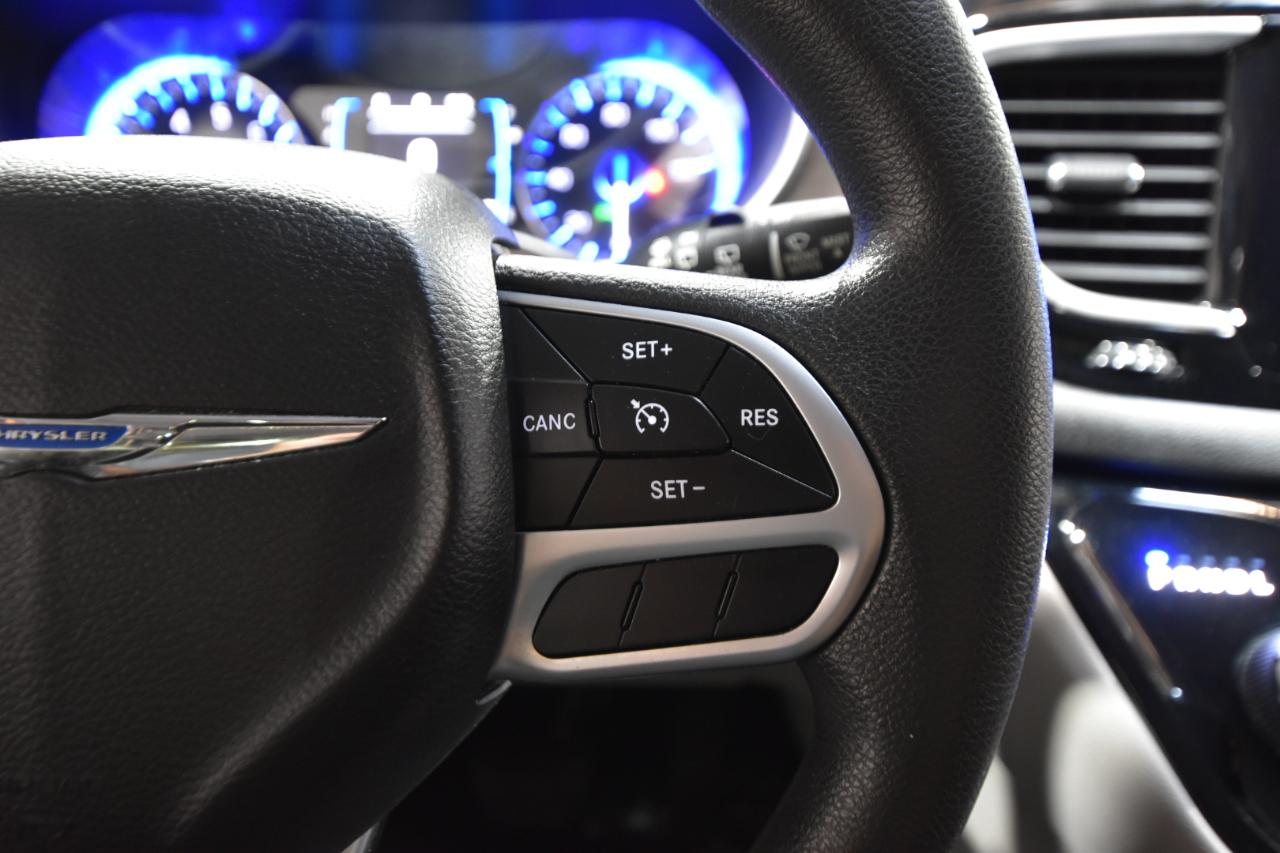 Chrysler Pacifica Touring FWD 2017