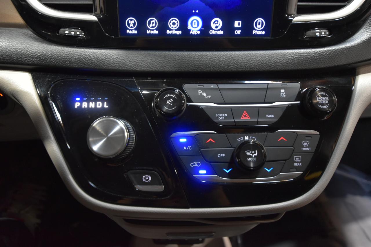 Chrysler Pacifica Touring FWD 2017