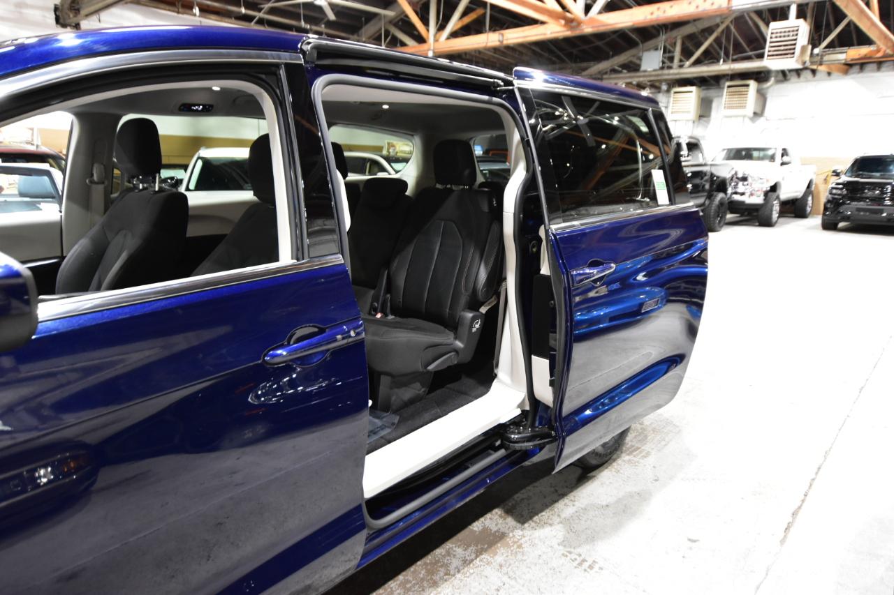 Chrysler Pacifica Touring FWD 2017