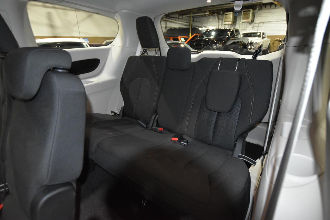 Chrysler Pacifica Touring FWD 2017