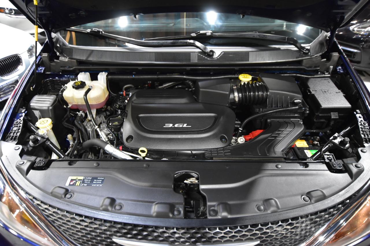 Chrysler Pacifica Touring FWD 2017